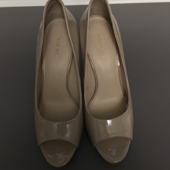 Nude platform pumps - Picture 1 of 3